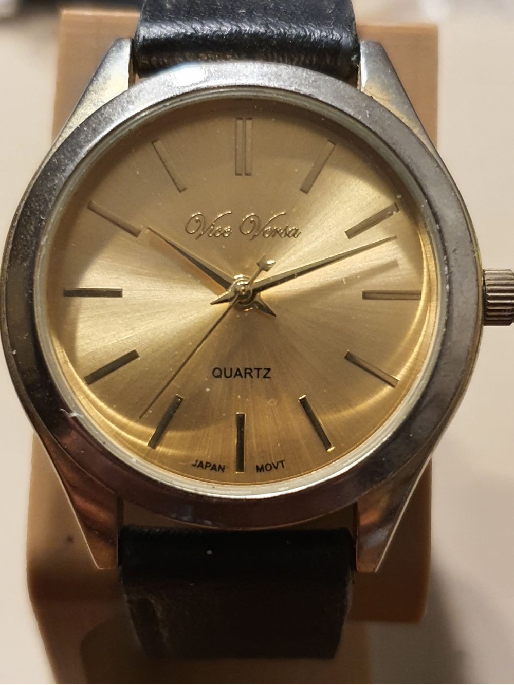 🦋10/$20🦋 Vice Versa Goldtone Leather Women's Watch